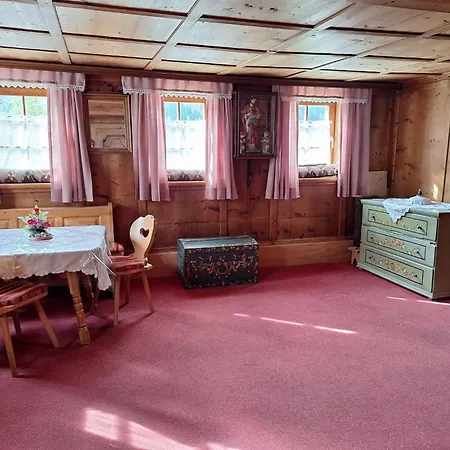 Familie Weissenbach Apartment