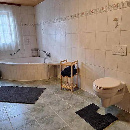 Familie Weissenbach 公寓 *